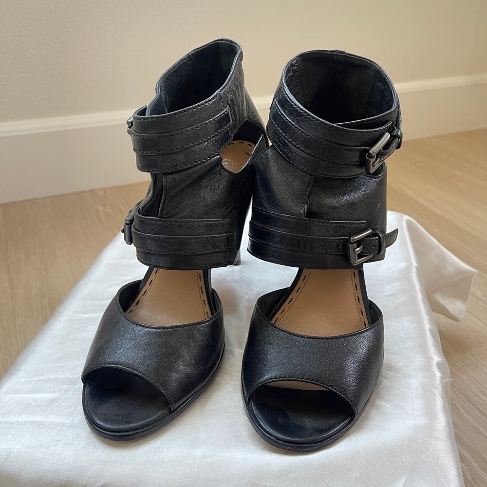 COACH Sandal Sz 8.5 b Stiletto Sandal Black Leather Buckle Ankle 4" Retail $188
